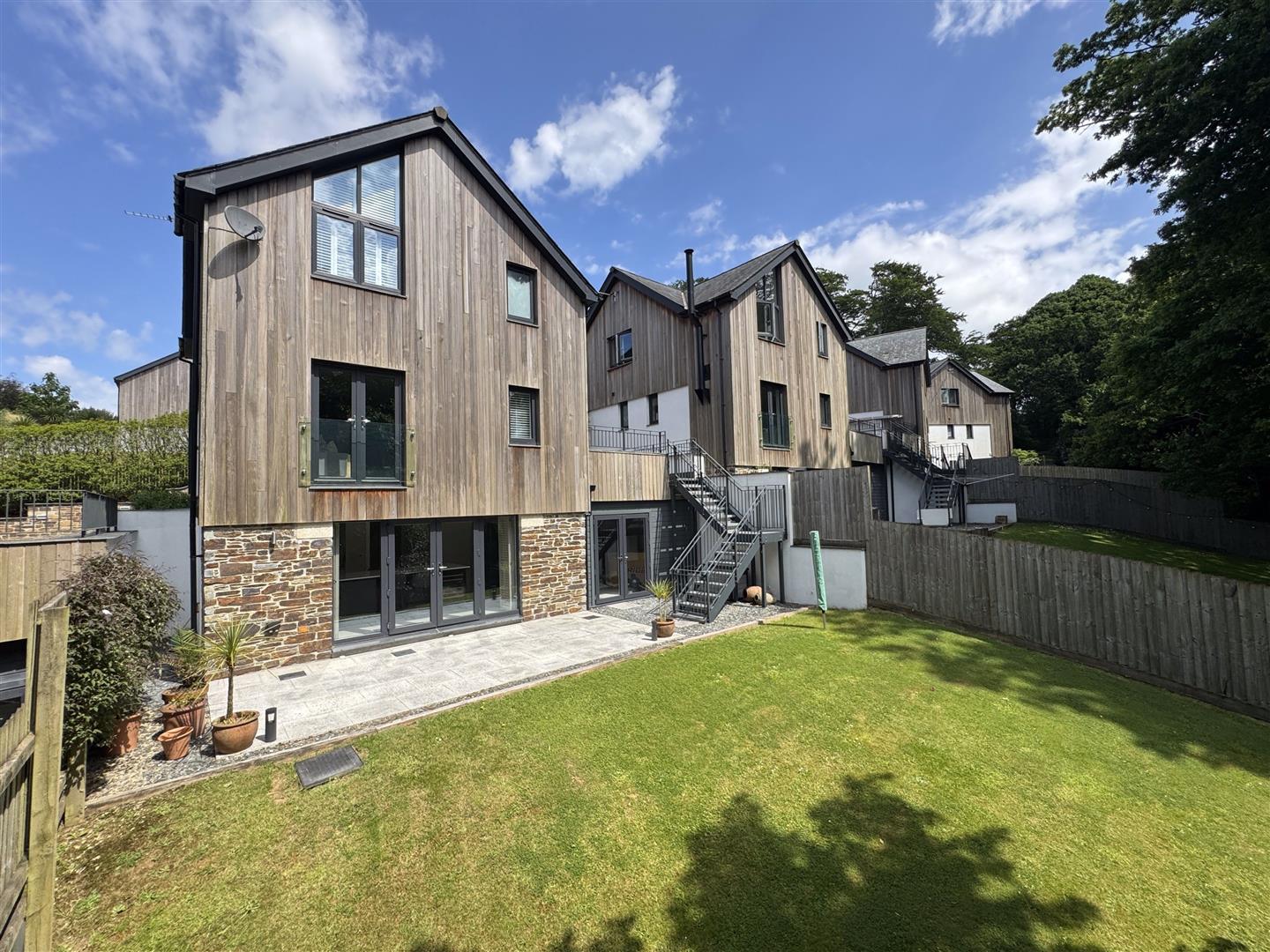 4 bed property in Cornelius Drive, Truro